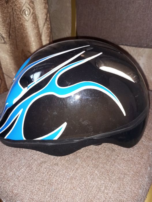 Защитный шлем продам