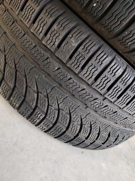 4 бр зимни 235/40/19 Hankook Дот 2020г