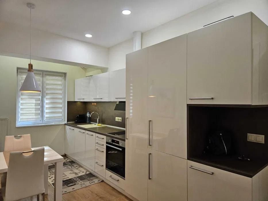 Дава се под наем Двустаен апартамент в Варна, Център - 40 кв.м за 573.24 € - Снимка #1