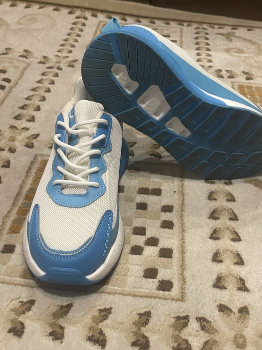 Кроссовки Saber размер 40