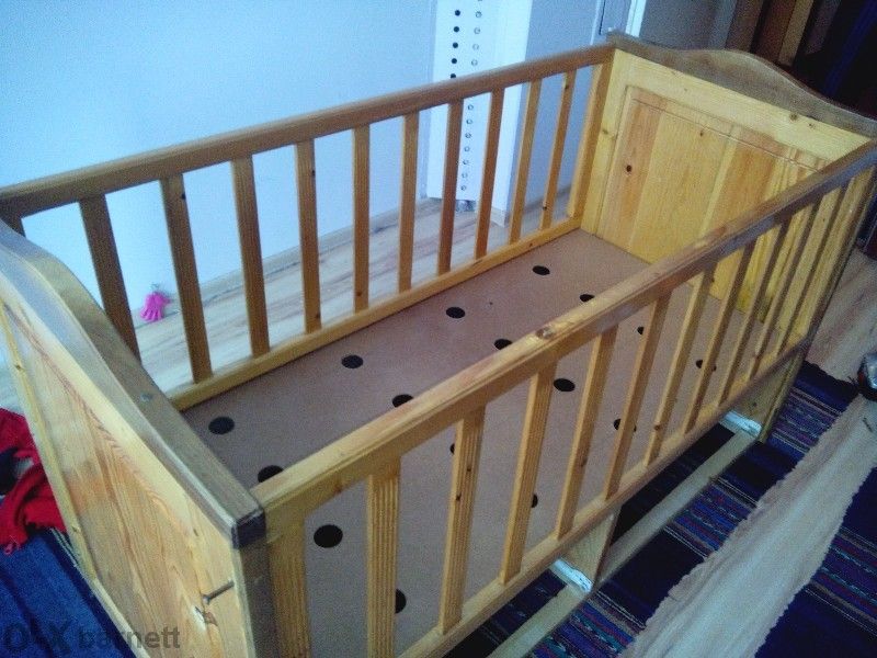 Легло , детско ,масивно!!!Орех и дъб.