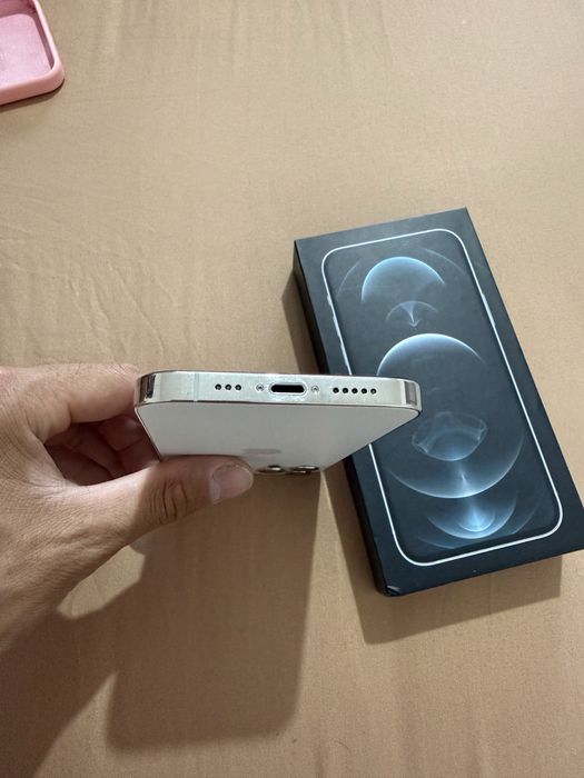 Iphone 12 pro. Айфон 12 про