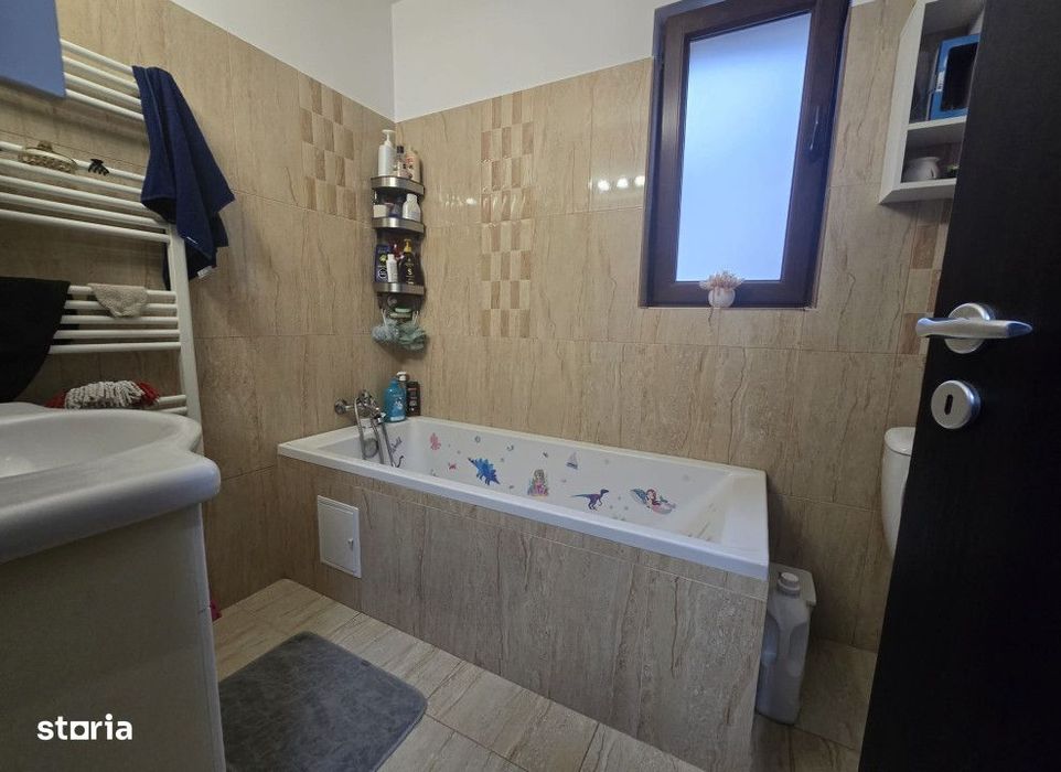 3 dormitoare,2 bai,bucatarie inchisa,pe 2 niveluri V.LupuluiCod:160956