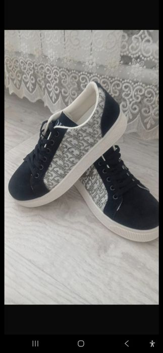 Продам два пара обуви новая купили не одевали