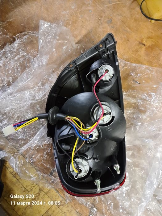 Продам левый  задний фонарь от Матиза