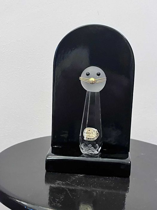 Bibelou statueta BOHEMIA cristal pe soclu marcat bibelouri ieftin