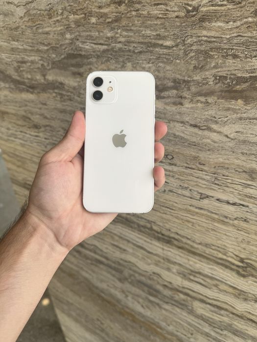 Продам телефон Айфон 12 128Gb