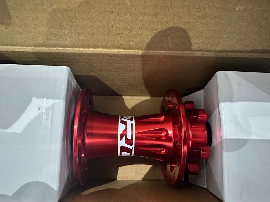 Предна супер лека главина велосипед 12x100, 32h, TA, 6 болта (диск)