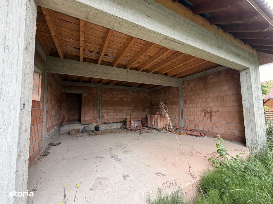 Casă de vânzare 260 mp utili + 1052 mp teren in centrul orasului Covas