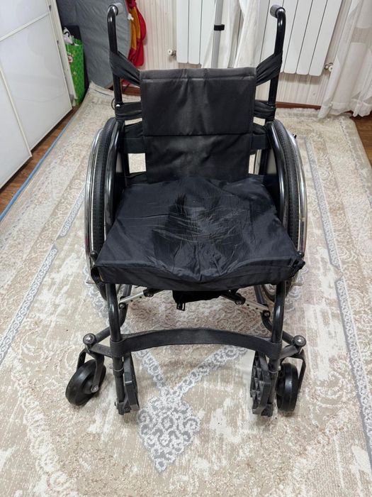 инвалидная коляска