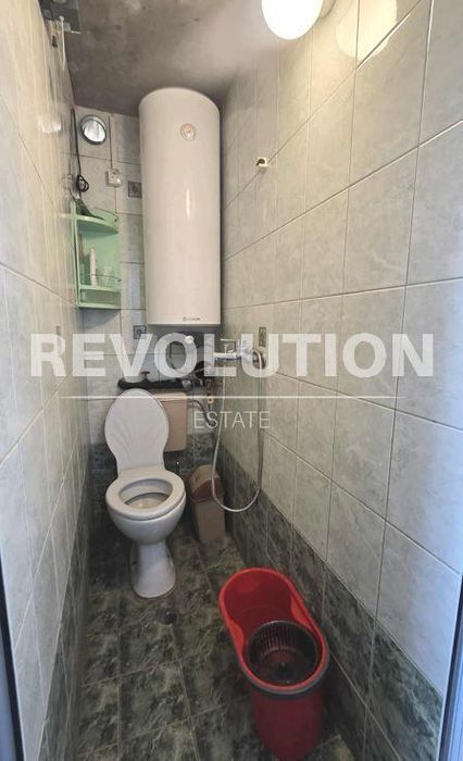 Етаж от къща в района на Център!