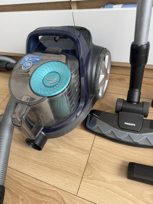 Ръчна прахосмукачка Philips Power Cyclone 7