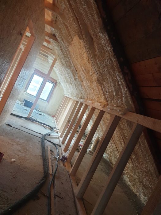 Izolați cu spumă poliuretanică HIDROIZOLATIE