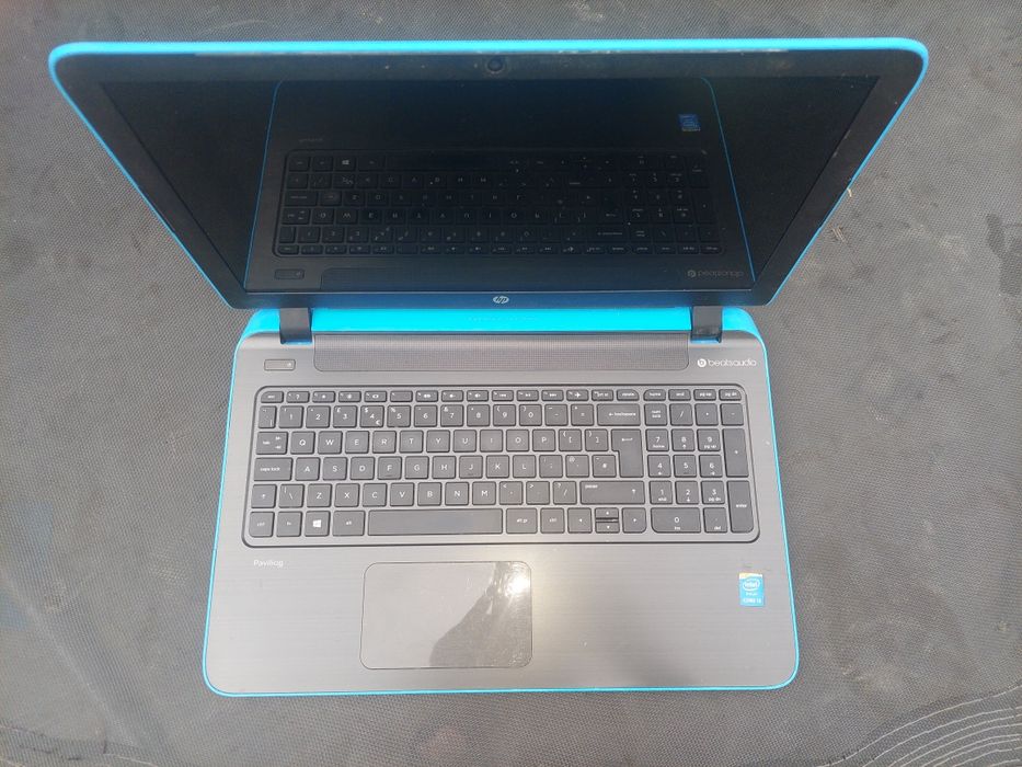 Laptop HP Pavilion i3,