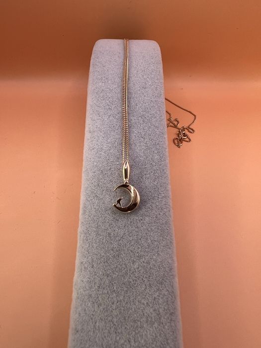 Продам золотой кулон.