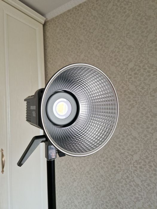 Продаю постоянный свет Amaran 100x