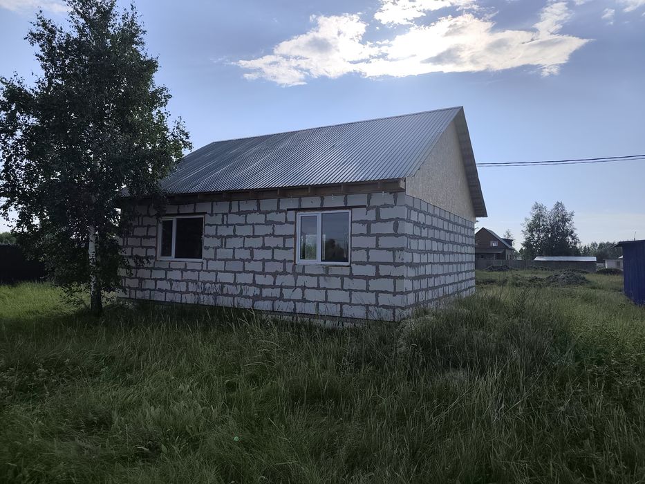 Продам дом + жилой вагончик