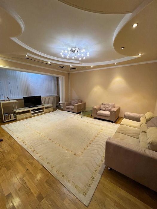 Ойбек метро 2-комнат 1-этаж 4-этажка