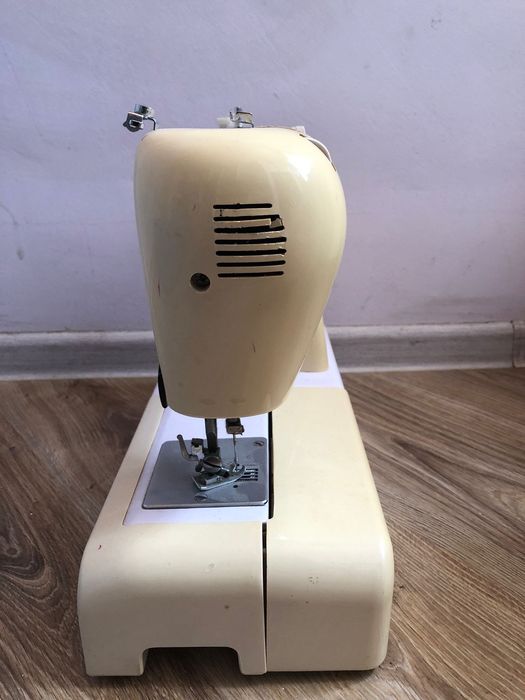 Швейная машина