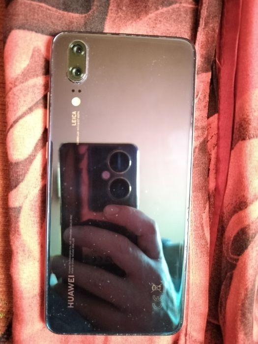 Huawei p20 (4/64 gb)