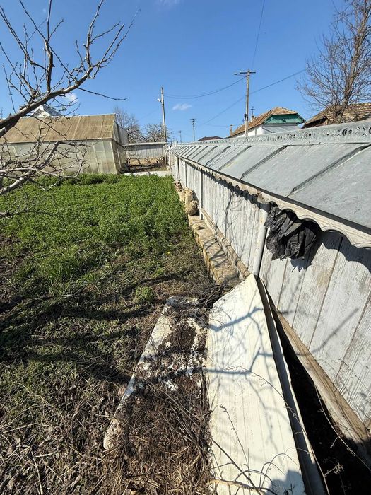 Teren de vânzare cu seră și vie în com. Belcești, jud. Iași