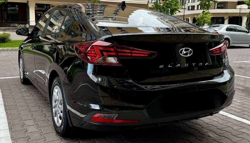 Hyundai Elantra 2019