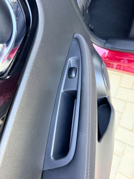 Vând NISSAN QASHQAI 1.2 DIG-T X-Tronic CVT – 2015
