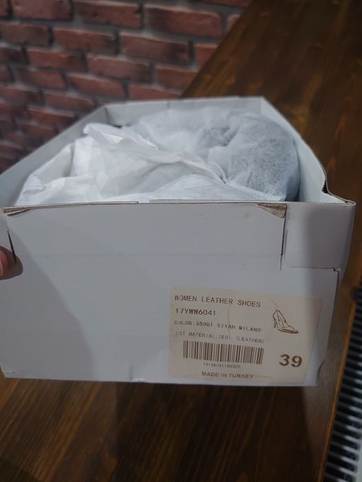 Pantofi stiletto piele noi nouți negri