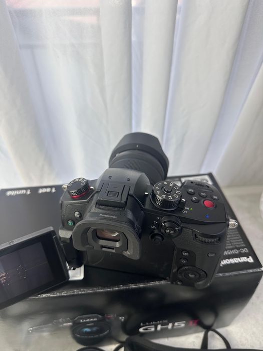 Panasonic Lumix GH5 II (Mark II) + Obiectiv 12-60mm