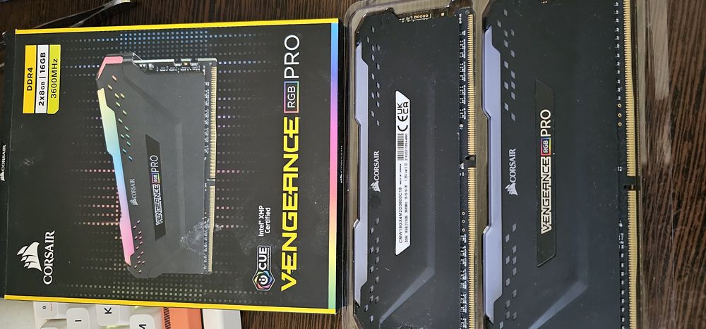 Memorii DDR4 Corsair Vengeance RGB Pro 16GB 3600Mhz Cl16