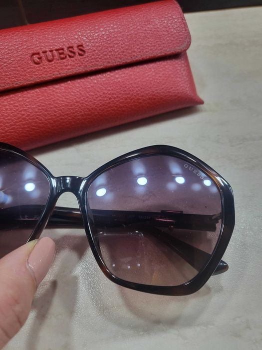 Слънчеви очила Guess