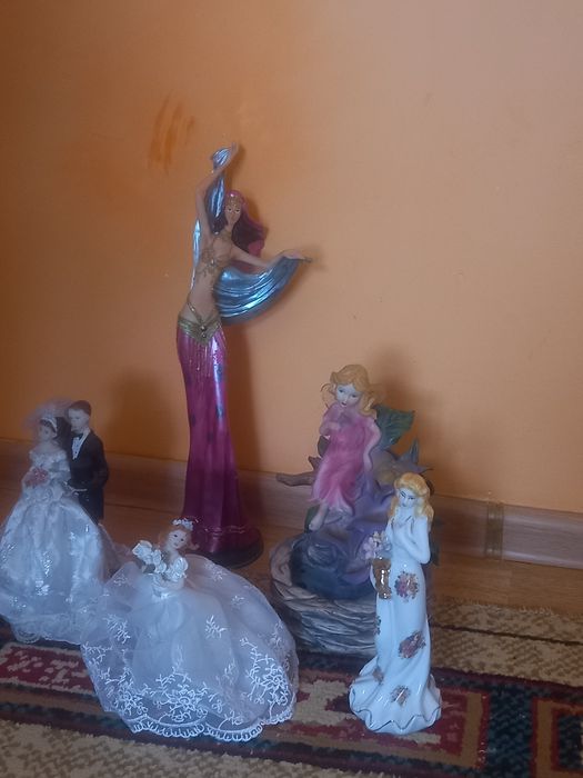 Скультуры фарфоровые и др.