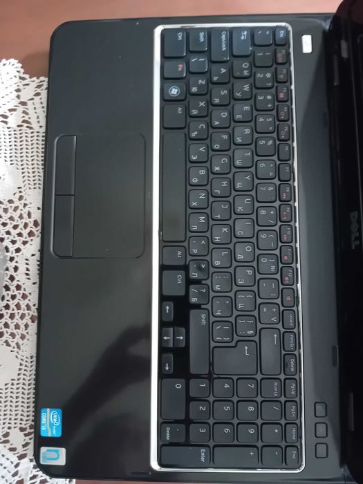 Напълно запазен лаптоп Dell Inspiron N5110