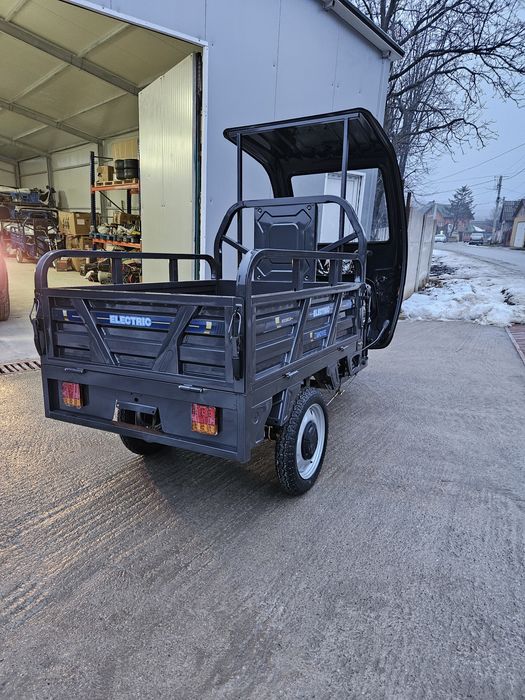 Triciclu Electric cu benă basculabilă și acoperiș – Transport + Carte
