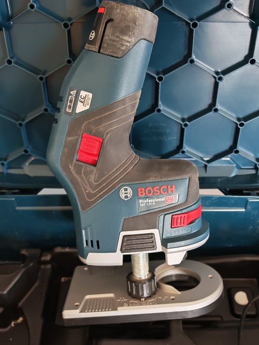 Bosch GKF 12V-8 фреза