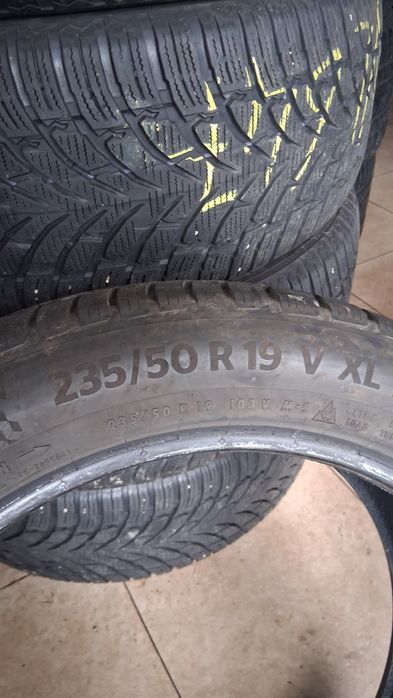 2 броя зимни гуми 235/50/R19 CONTINENTAL