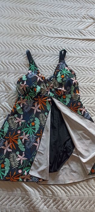 Цял бански костюм тип рокля