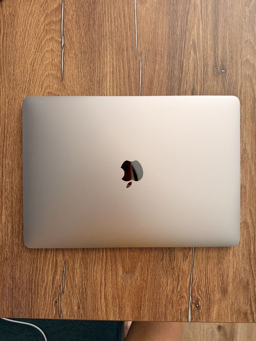 Като НОВ Macbook Pro Mid 2017