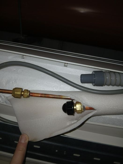 Нов климатик Само за Лятото 12ка Клас А. Никога не е монтиран. Само на