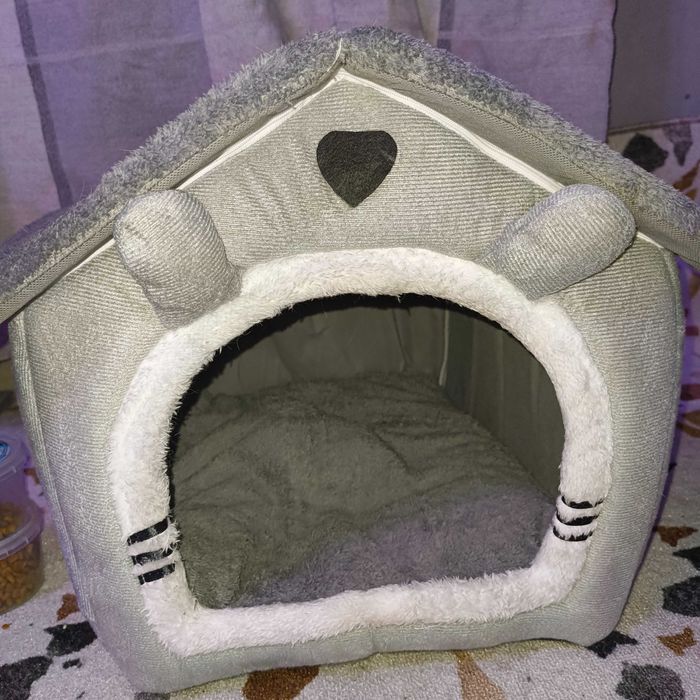 Домик для кошек и собак