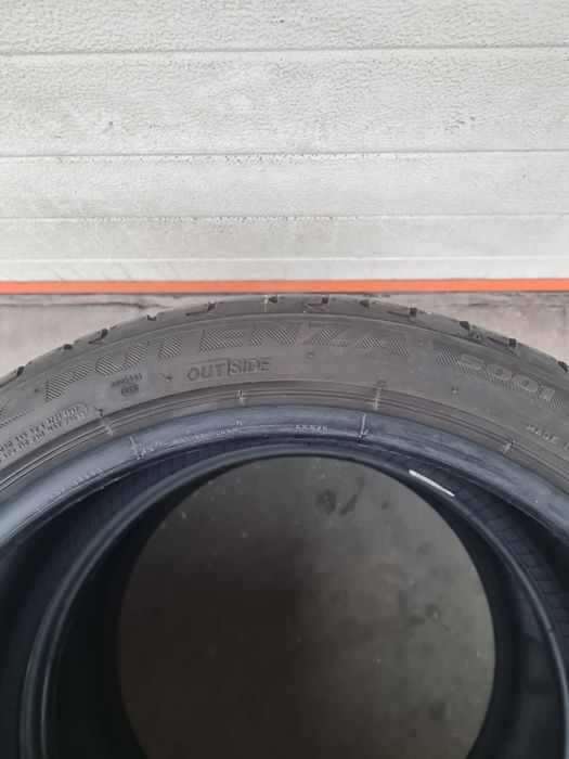 Летни гуми 2 броя BRIDGESTONE Potenza  215 40 17 дот 3314