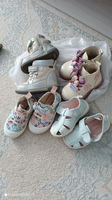 Продам обувь для девочки