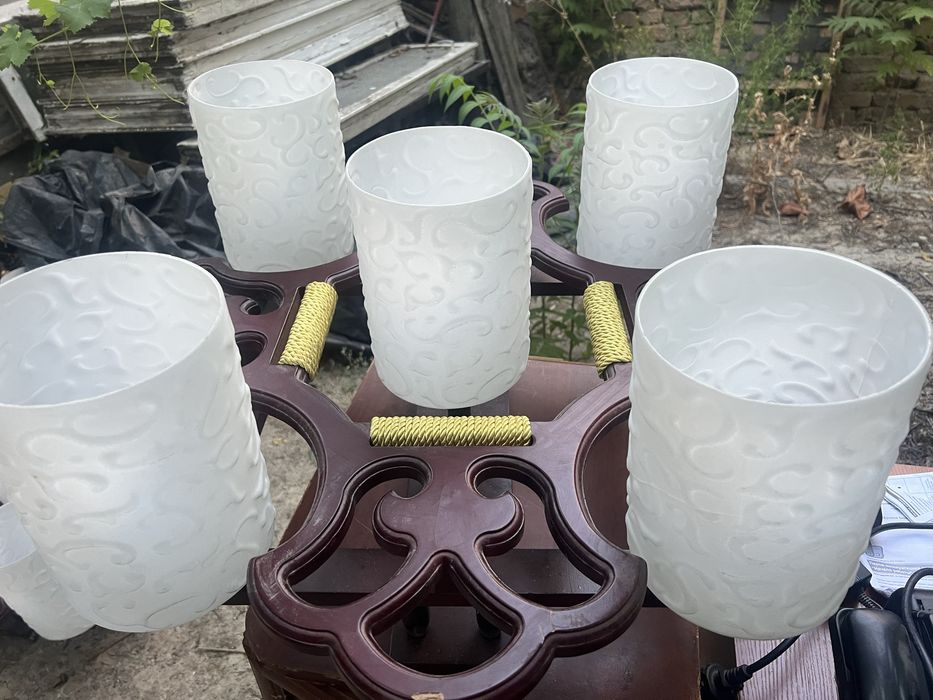 Декорние люстры для участков  б /у. некотор требуют ремонта цена  99т