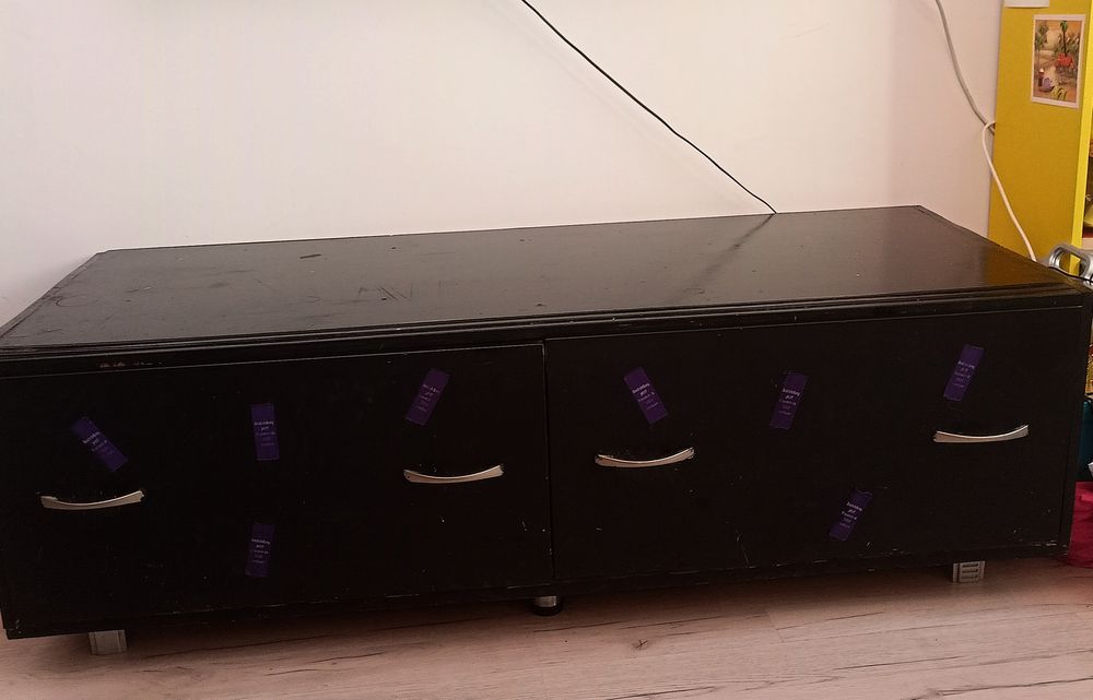 Продам тумбу в отличном состоянии