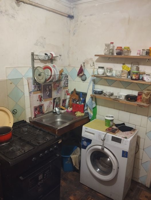 Продается 1ком. квартира в Яшнобадском р-не рядом с рынком Кадышева.