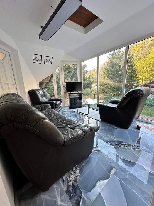 Cabana de închiriat cu piscină încălzită și ciubăr cu jacuzzi