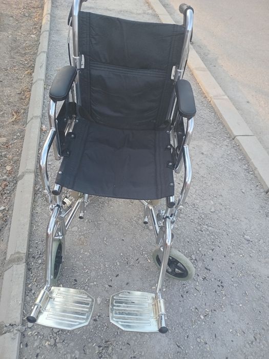 Carucior pentru persoane cu dizabilitati