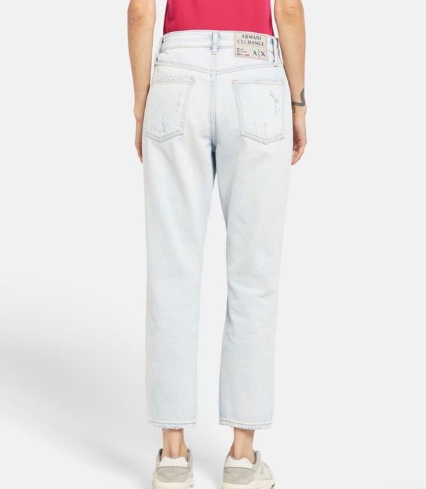 Armani Exchange с етикет