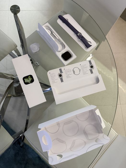 Apple watch 11  GPS 46mm Silver