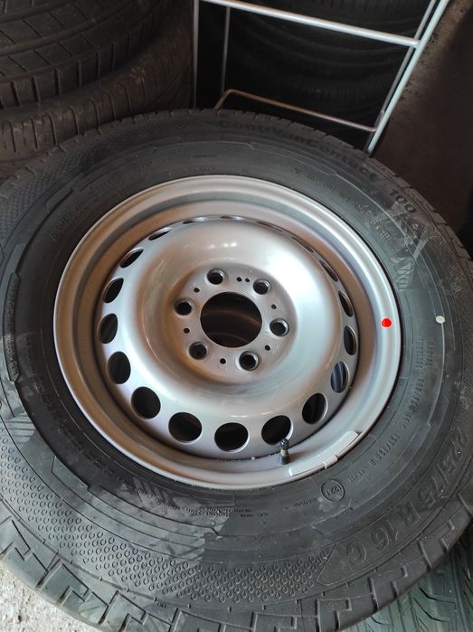225/75/16 Continental нови